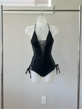 One Piece cutout Swimsuit
